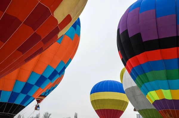 Balões Quente Coloridos Voando Céu Festival Aeronáutico Aventura Férias Engraçadas — Fotografia de Stock