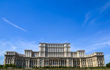Romanya 'nın Bükreş kentinde inşa edilen dünyanın en büyük ikinci binası olan Parlamento Sarayı