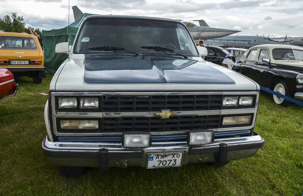 Киев Января 2021 Года Полноразмерный Внедорожник Chevrolet Suburban Производится 1935 — стоковое фото