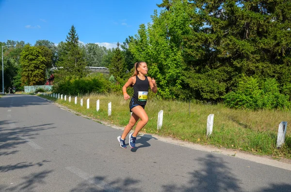 Kyiv Ukraine July 2021 Pack Young Girls Runners Running Competition — Stock Photo, Image