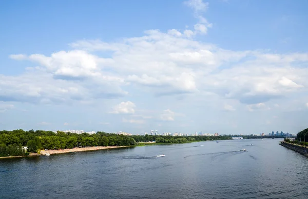 Vacker Sommar Utsikt Över Floden Dnipro Och Höger Och Vänster — Stockfoto