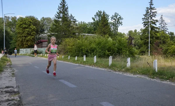 Kyiv Ukraine Temmuz 2021 Kyiv Yarışma Sırasında Koşan Çocuklara Kızlar — Stok fotoğraf