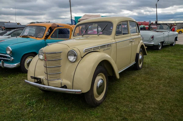 Quiiv Ucrânia Setembro 2021 Carro Pequeno Moskvich 401 Com Tração — Fotografia de Stock