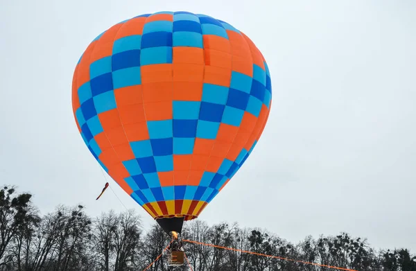 Warna Warni Multi Berwarna Balon Udara Panas Melonjak Dengan Latar — Stok Foto