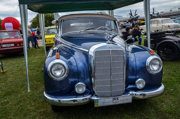 Киев Украина Сентября 2021 Mercedes Benz 300B Cabriolet W186 1954 — стоковое фото