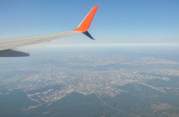 View Airplane Window Wing Flying Panorama Kyiv City Flying Traveling — Stock Photo, Image