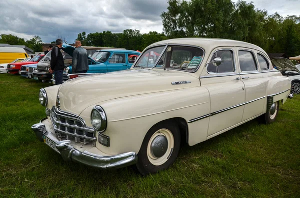 Kyiv Ucrania Mayo 2021 Festival Coches Antiguos Gaz Zim Sedán — Foto de Stock