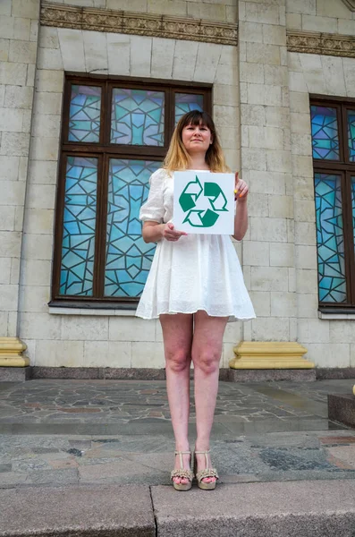 Environmental Activist Woman Holding White Board Recycle Logo Waste Recycling — Photo