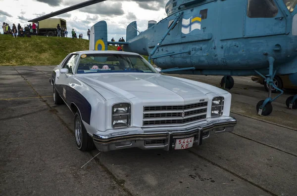 Chevrolet Malibu 1974 Carro Médio Porte Fabricado Comercializado Pela Chevrolet — Fotografia de Stock