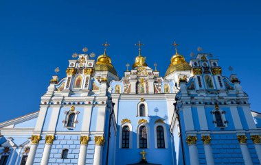 Ukrayna 'nın başkenti Kyiv' deki çarpıcı, mavi Aziz Michael Manastırı 'nın dışı..