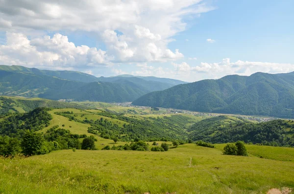 Summer Mountain Landscape Green Rolling Hills Village Valley Distance Kolochava — Stockfoto