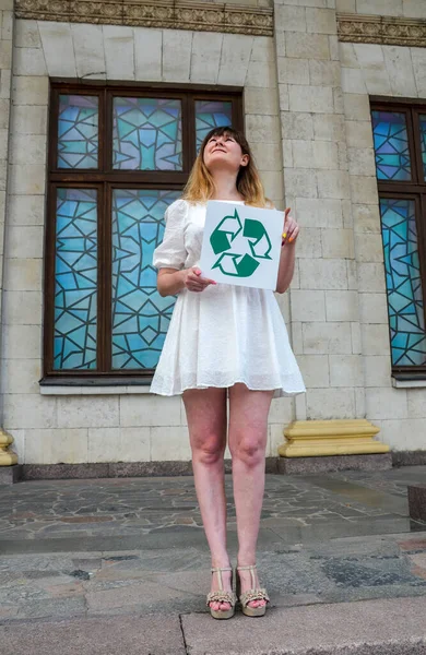 Environmental Activist Woman Holding White Board Recycle Logo Waste Recycling — Photo