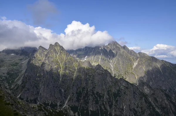 Paisagem Rochosa Com Deslumbrante Gama Montanhas Com Altos Picos National — Fotografia de Stock