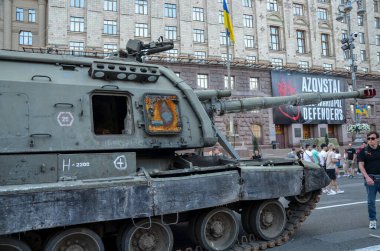 Destroyed russian 2S19 'Msta-S' Self-Propelled Mortar exhibited with other crushed Russian military vehicles on Khreshchatyk street in center of Kyiv