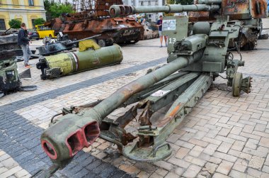 122 mm D-30A çekilen havan topu Ukrayna 'nın geniş çaplı işgali sırasında Rusya Federasyonu' nun hava taarruz kuvvetleri tarafından kullanıldı.