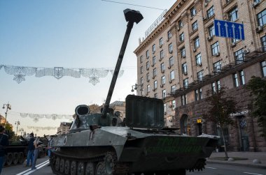 Hosta 120 mm kendinden güdümlü havan sistemi, Ukrayna kuvvetleri tarafından imha edilen Rus askeri teçhizatı sergisi sırasında Gvozdika 'nın modernize edilmiş bir versiyonudur.