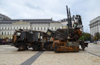 Pantsir-S1, imha edilmiş Rus askeri araçlarının sergilendiği bir sergide orta menzilli, otomatik motorlu hava füzesi ve uçaksavar topçu sistemi. 