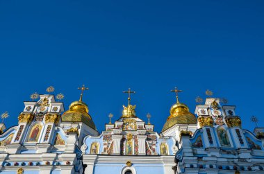 Ukrayna 'nın başkenti Kyiv' deki çarpıcı, mavi Aziz Michael Manastırı 'nın dışı..