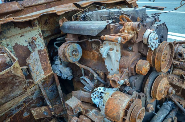 Primo Piano Arrugginito Bruciato Motore Distrutto Auto Dopo Incendio Resti — Foto Stock