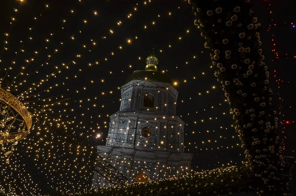Decoraciones Navidad Iluminado Catedral Santa Sofía Fondo Durante Celebración Año —  Fotos de Stock