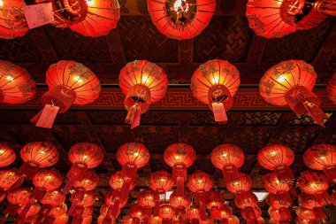 Bangkok, Tayland - 20 Aralık 2021: Tayland Nonthaburi, Tayland 'daki Wat Leng Nei Yee 2 Tapınağında Çince' de 