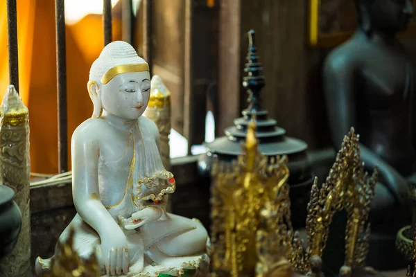 Phayao Tailândia Janeiro 2022 Estátua Buda Mianmar Igreja Wat Nantaram — Fotografia de Stock