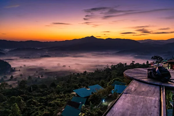 Salida Del Sol Niebla Con Fondo Montañoso Paisaje Phu Langka — Foto de Stock