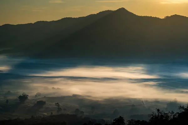Рассвет Туман Горным Фоном Ландшафт Пху Лангка Провинция Паяо Таиланд — стоковое фото