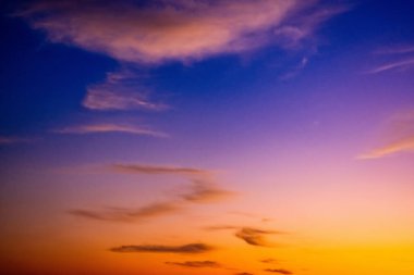 Alacakaranlık vakti güzel gökyüzü.