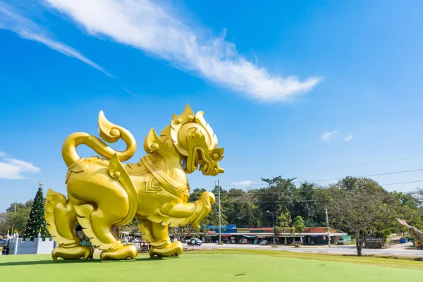 Chiang Rai Tailandia Enero 2022 Golden Singha State Blue Sky —  Fotos de Stock