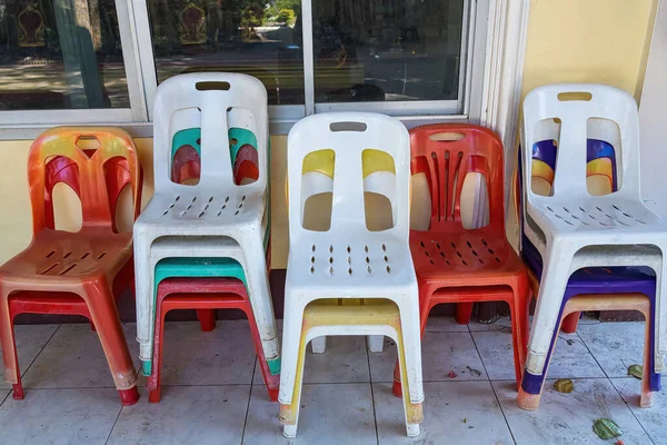 Plastové Židle Thajském Chrámu — Stock fotografie