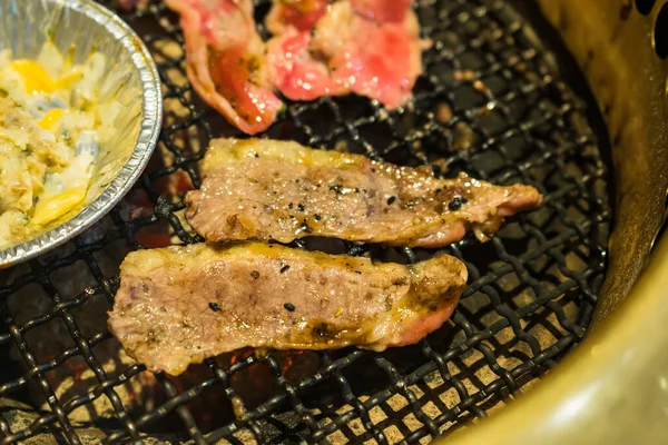 Churrasco Carne Japonesa Grelha Carvão Fogo — Fotografia de Stock