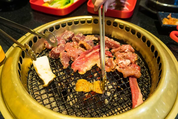 Barbecue Giapponese Manzo Sul Fuoco Griglia Carbone — Foto Stock