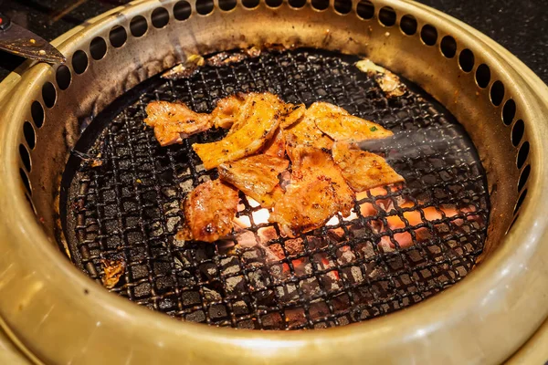 Barbecue Giapponese Manzo Sul Fuoco Griglia Carbone — Foto Stock