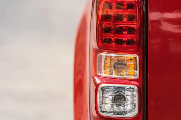 Vista Cerca Una Lámpara Luz Trasera Del Coche Del Lado —  Fotos de Stock