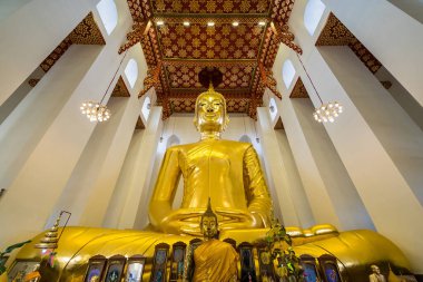 Angthong, Tayland - 21 Mart 2022 Wat Chaiyo Warawithan Tapınağı, Tayland.