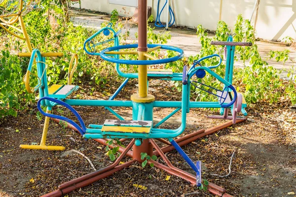 Tayland 'daki parkta çocuk atlıkarıncada.