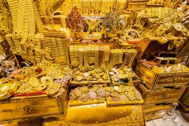 Nakhon Nayok, Tayland - 24 Nisan 2022: İç görünüm Naga Mağarası, Tayland Nakhon Nayok 'daki Maniwong Tapınağı' nda ibadet etmek ve iyi şanslar dilemek.