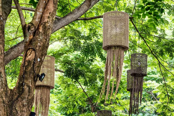 Tayland 'da bir restoranda asılı fener.
