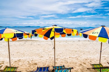 Khai Nok Adası Tayland 'ın en ünlü adalarından biridir. Kristal berrak su ve beyaz kum plajı..