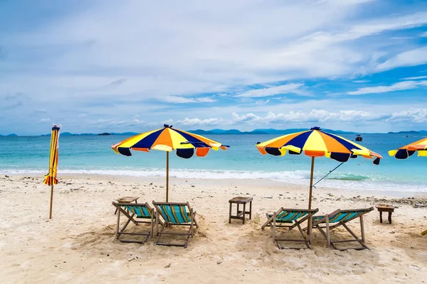 Khai Nok Adası Tayland 'ın en ünlü adalarından biridir. Kristal berrak su ve beyaz kum plajı..