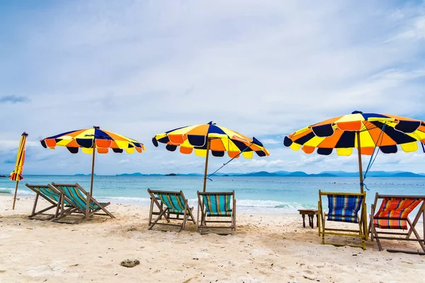 Khai Nok Adası Tayland 'ın en ünlü adalarından biridir. Kristal berrak su ve beyaz kum plajı..