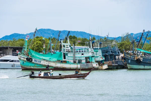 Phuket Thailand May 2022 Fishermen Were Driving Boats Back Harbor — Stock Photo, Image