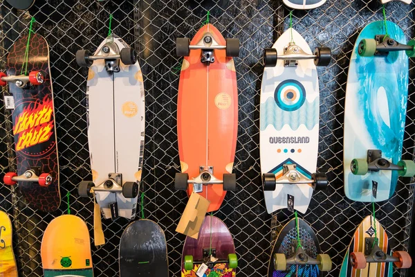 Bangkok Tailandia Mayo 2022 Muchos Surfskate Colgando Pared Tienda Skate — Foto de Stock