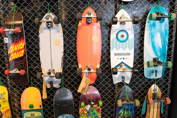 Бангкок Таїланд Травня 2022 Багато Серфкатів Висять Стіні Магазину Скейтбордів — стокове фото