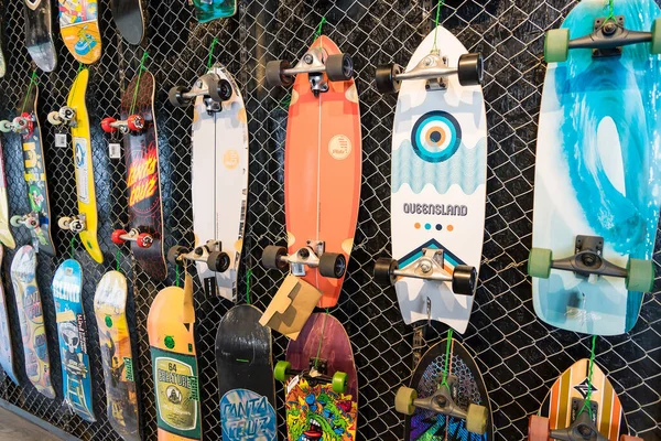 Bangkok Tailandia Mayo 2022 Muchos Surfskate Colgando Pared Tienda Skate — Foto de Stock