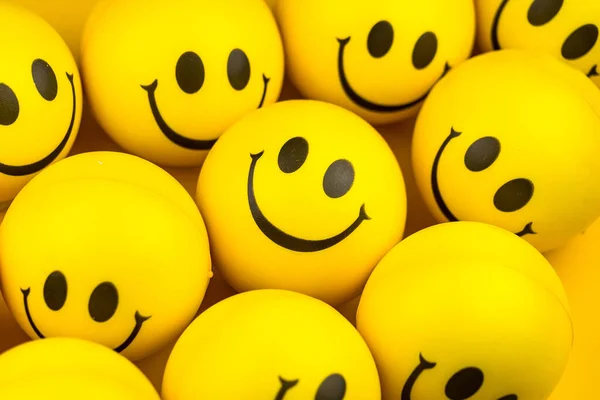 Happy Faces Ball Yellow Background Smiling Background —  Fotos de Stock