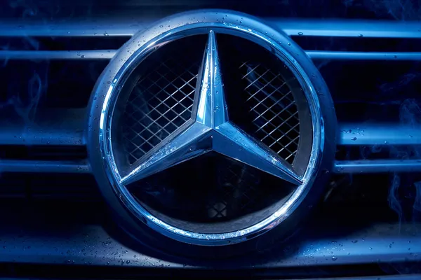 Mercedes Auto Logo Close — Stockfoto