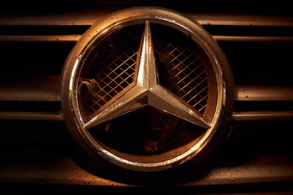 Mercedes Billogotyp Närbild — Stockfoto