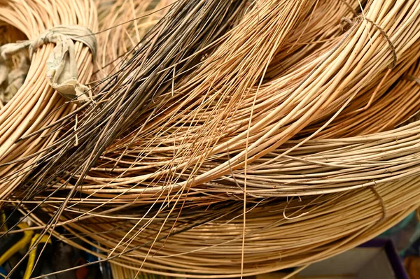 编织用的可伸缩树枝束 — 图库照片